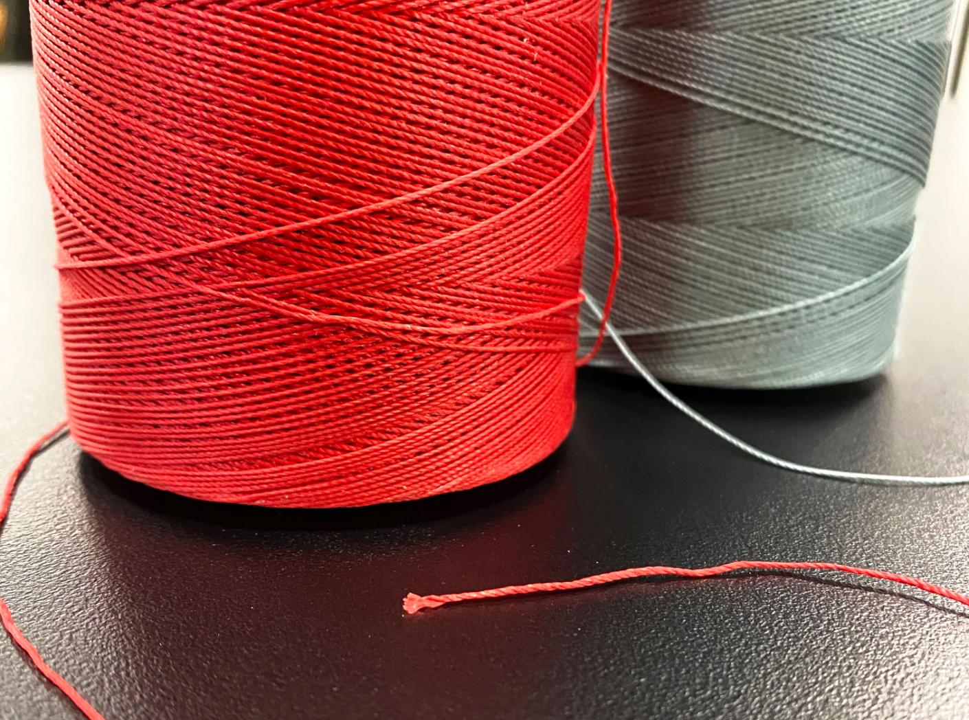 Sewing thread Serafil 15 waxed T90, 0852 Grey, 1000m/rl Sewing thread Serafil 15 waxed T90, 0852 Grey, 1000m/rl