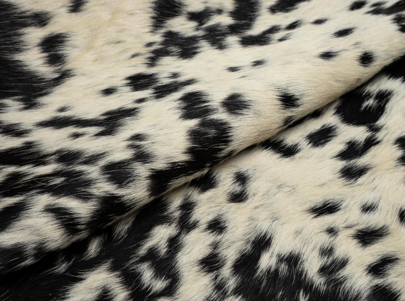 Cow hide Black/White with hair Cow hide Black/White with hair