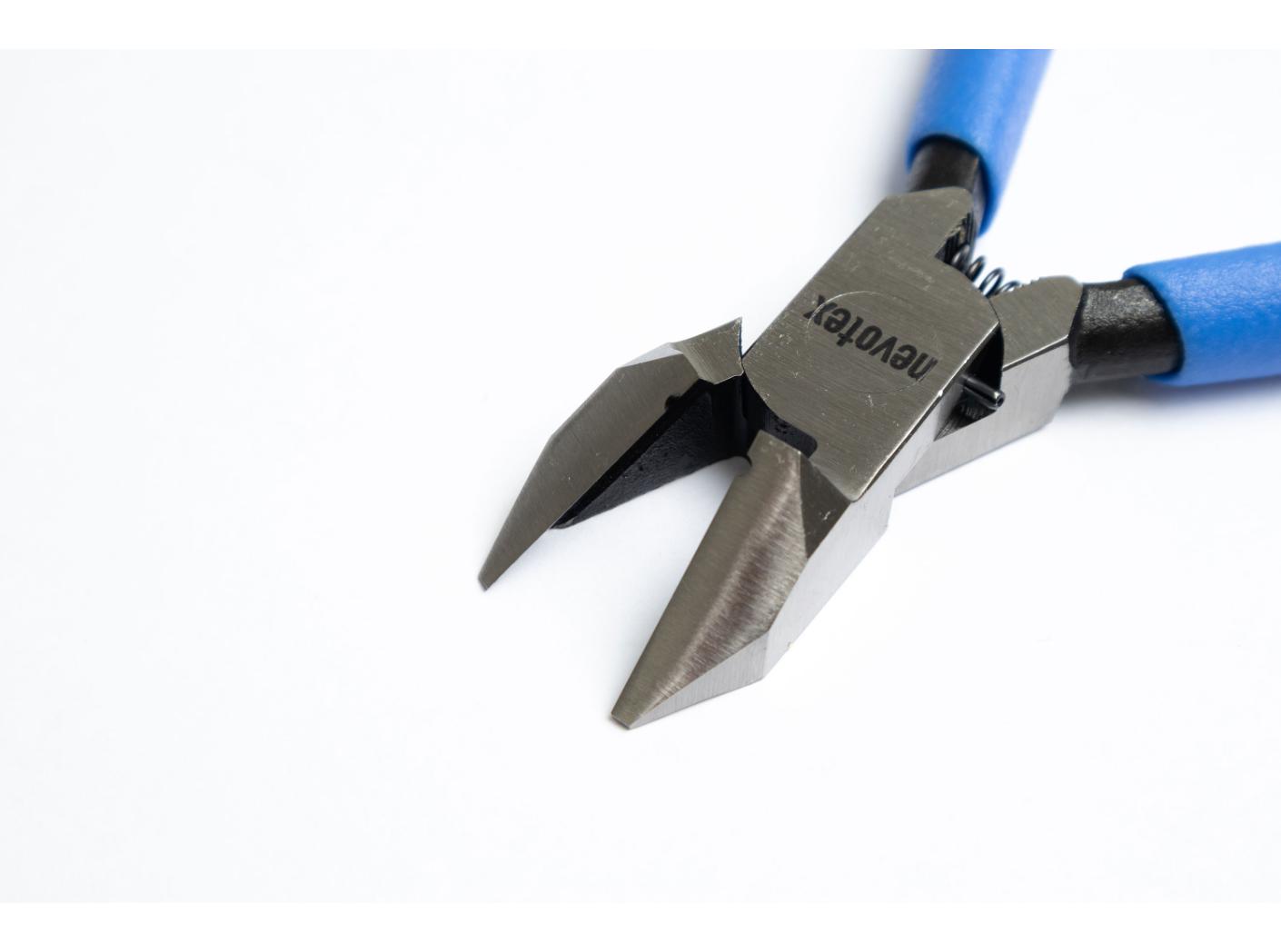 Curved plier with spring, 150mm Curved plier with spring, 150mm