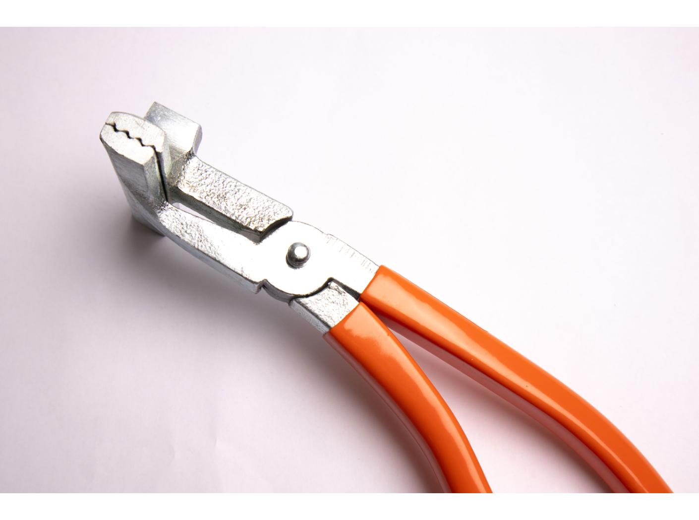 Webbing plier with wide bit Webbing plier with wide bit