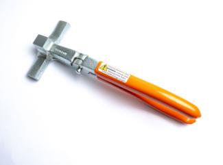 Webbing plier with wide bit Webbing plier with wide bit
