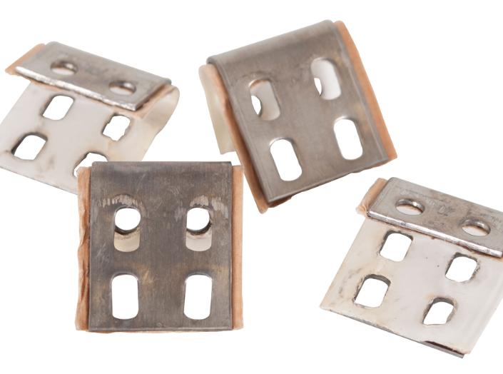 Clips 51 to nosag with 4 holes, 1000pc/fp Clips 51 to nosag with 4 holes, 1000pc/fp